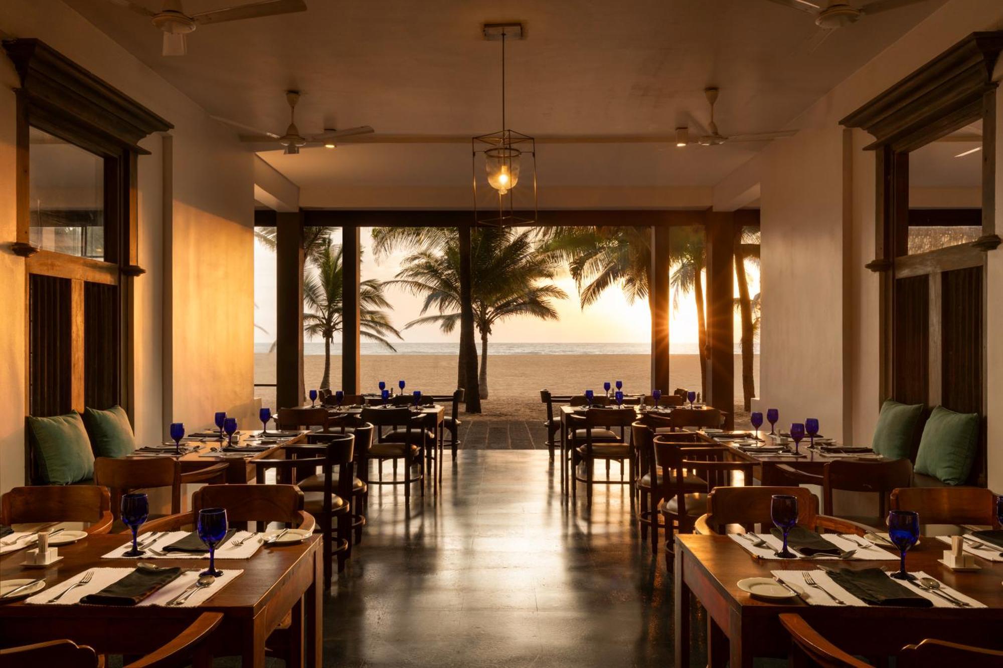 Jetwing Blue Hotel Negombo Exterior foto